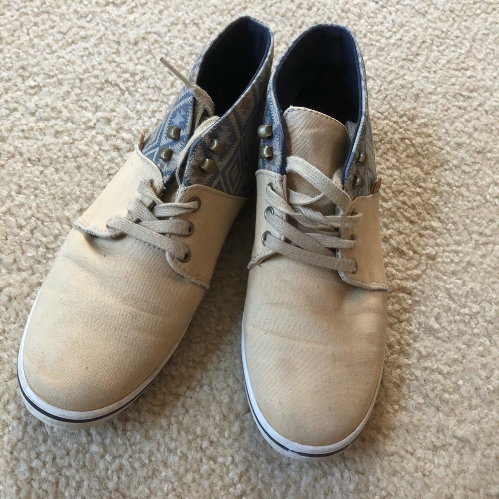 Shoes - Picture 3 of 3